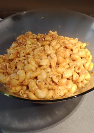 Una foto de Macarrones con tomate y atún