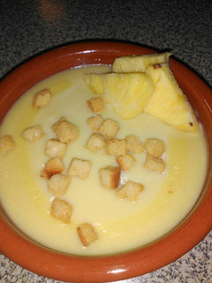 Una foto de Vichyssoise de mango y piña