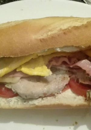 Foto principal de Bocata especial con crema roquefort casera