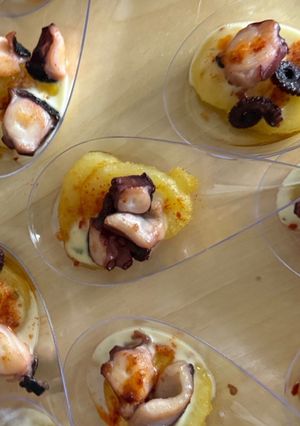 Una foto de Cucharillas de pulpo con alioli