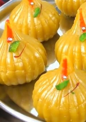ગણપતિ સ્પેશિયલ મોદક (Ganpati Special Modak Recipe In Gujarati) રેસીપી મુખ્ય ફોટો