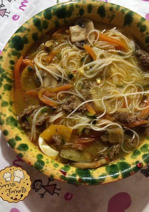 Foto di Noodle di riso orientali