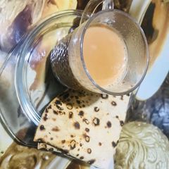 A picture of Kurkuri roti & tea.