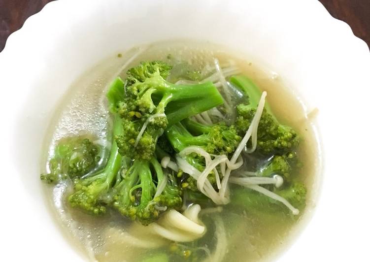 Cara Gampang Membuat Sup Brokoli Jamur Enoki yang Enak