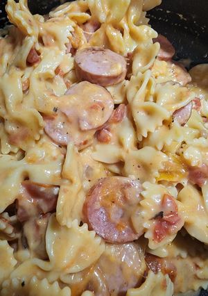 A picture of 1 Pot Cheesy Sausage Pasta.
