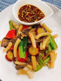 Hình của món Nui xào thịt bò.