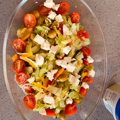 A picture of Simple Green Salad.
