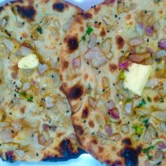 A picture of Tandoori pyaaz Paratha.