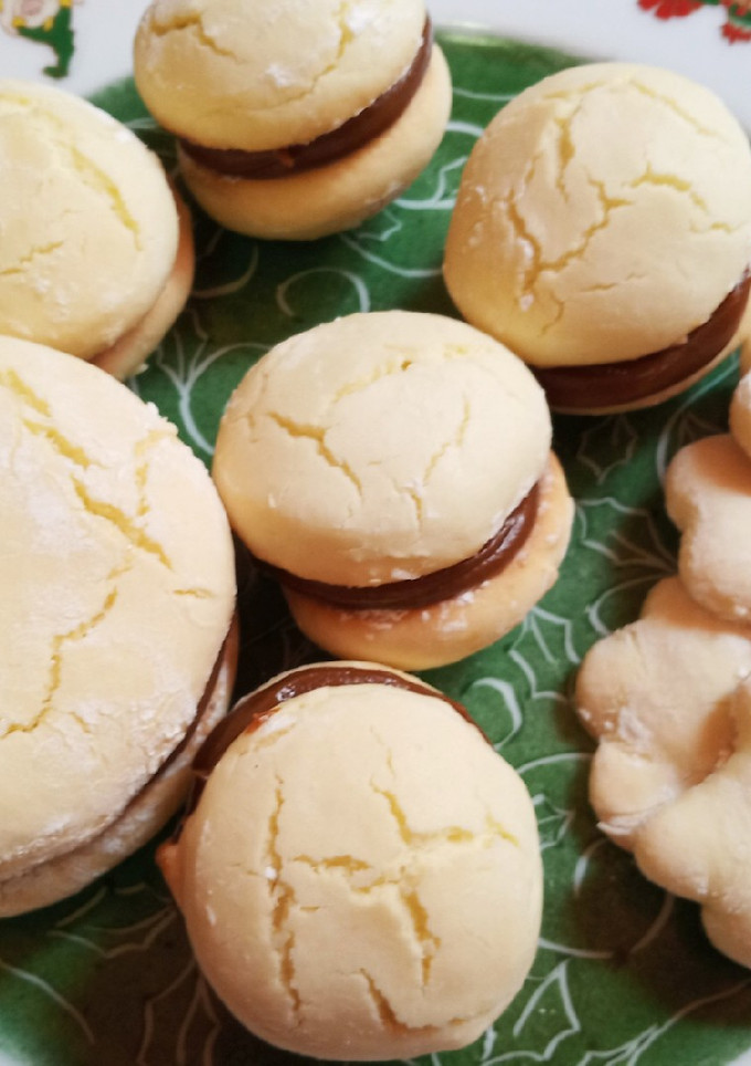 Una foto de Alfajores de maicena sin gluten, con aceite