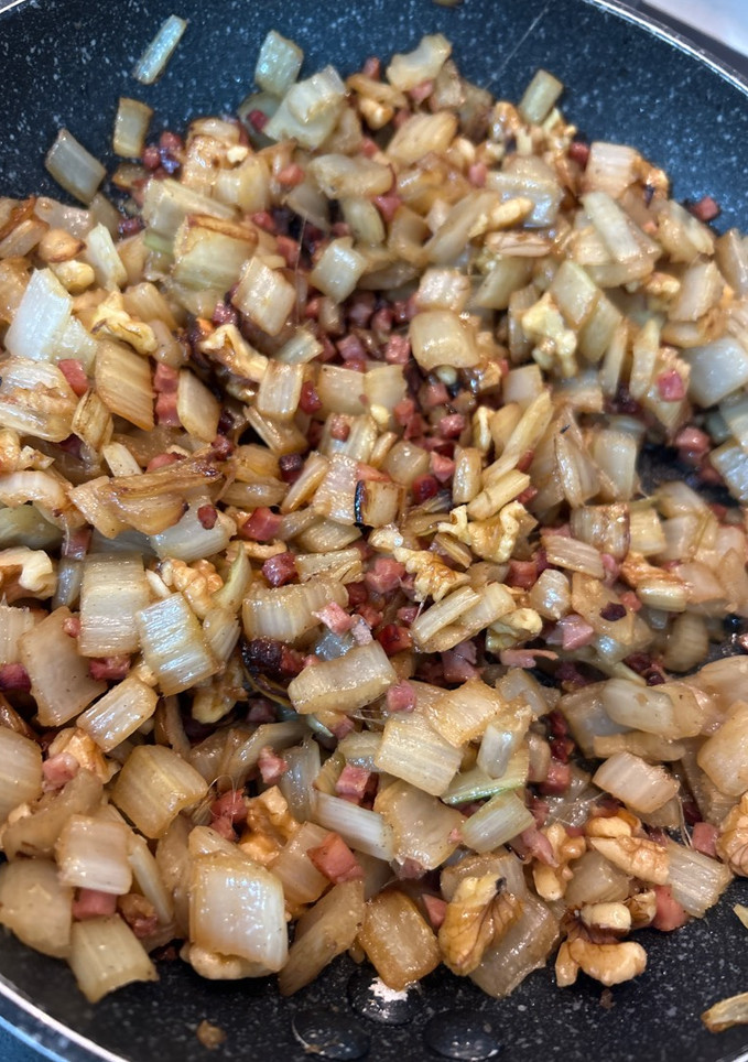 Una foto de Pencas con jamón y nueces
