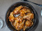 Una foto de alitas de pollo en airfyer