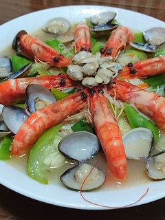 蛤蠣鮮蝦絲瓜湯 的食譜成品照片