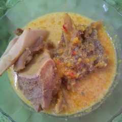 A picture of Gulai Daging Sapi.