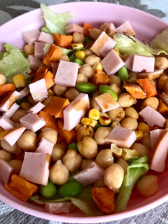 Una foto de Ensalada de boniato 🥗🍠
