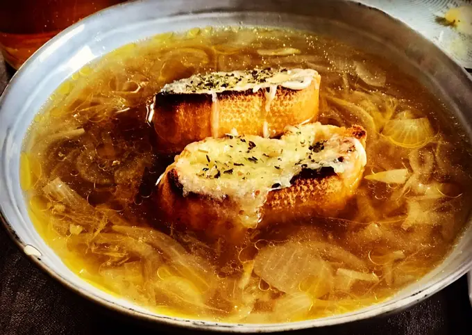 Cómo Preparar  Sopa francesa de cebolla 😍😍 (sin lactosa)