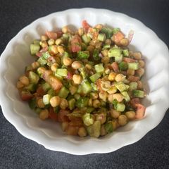 A picture of Chickpeas Salad.
