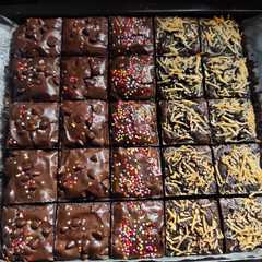 Fudgy brownies রেসিপির প্রধান ছবি