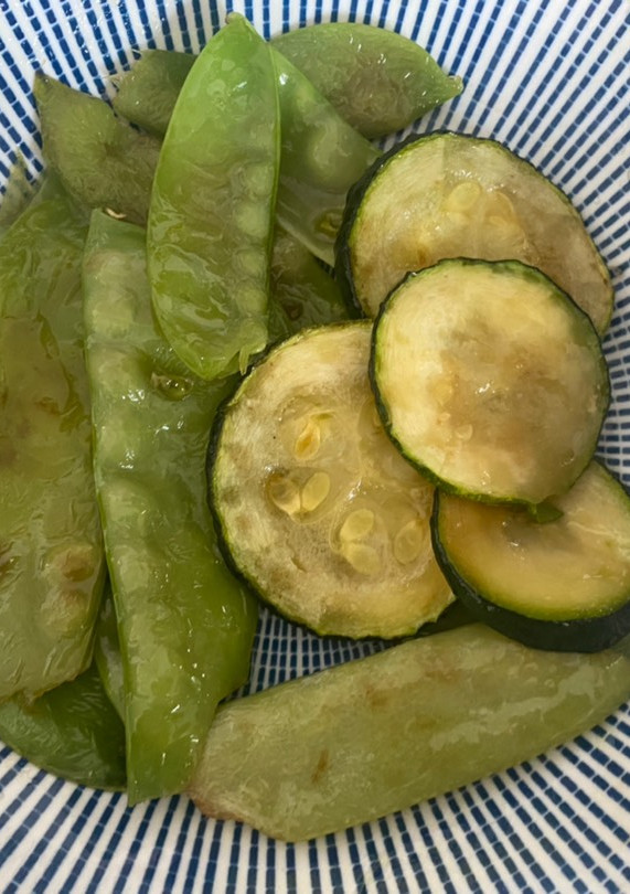 Una foto de Tirabeques y calabacín