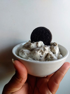 Una foto de Helado de Galleta Oreo barato y muy fácil!