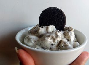 Una foto de Helado de Galleta Oreo barato y muy fácil!