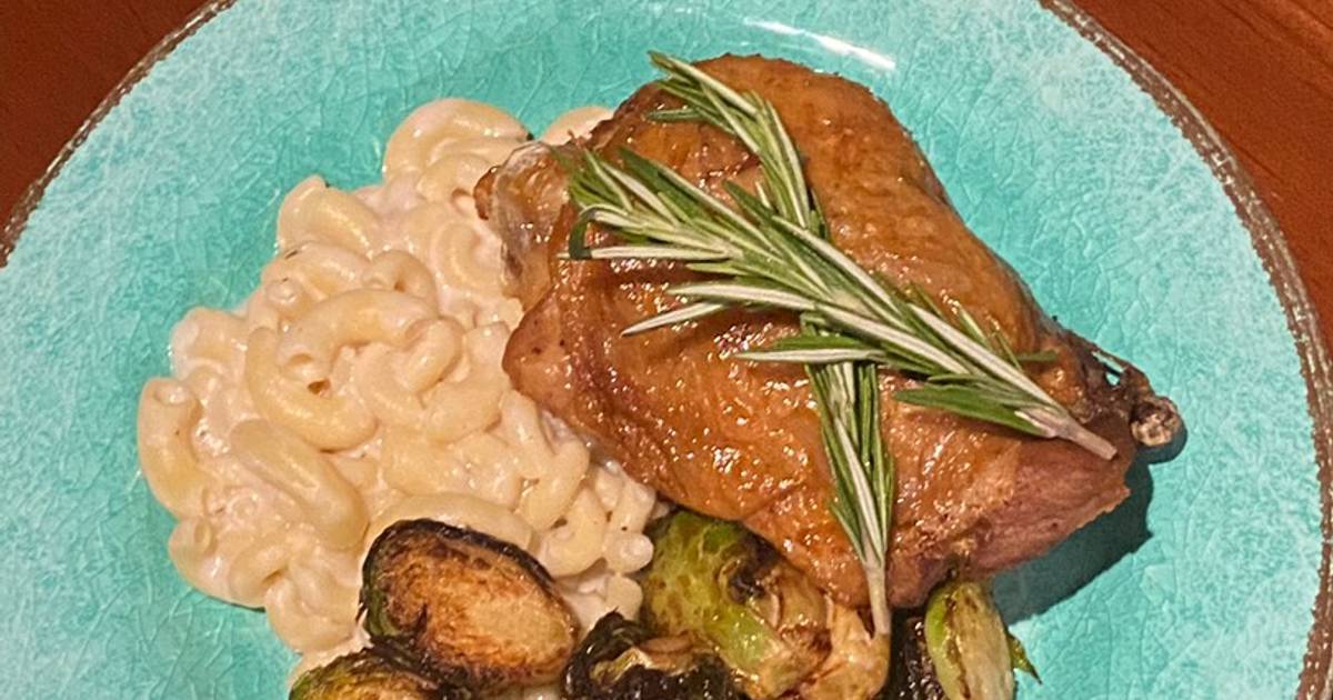 Sous Vide Turkey Thigh w/ a Béchamel Mac n Cheese and deep fried