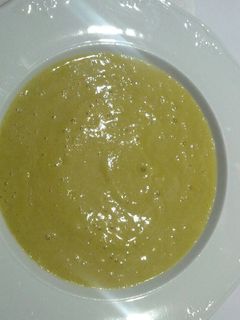 Una foto de Puré de calabacín y puerro