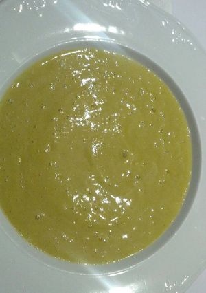 Una foto de Puré de calabacín y puerro