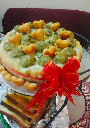 A picture of Spicy_kafta_pizza_ cake.