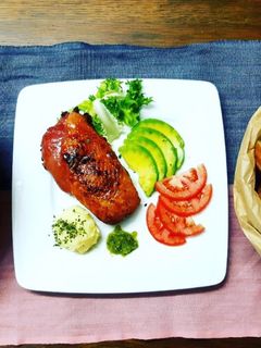 Hình của món Thịt vịt xông khói áp chảo.