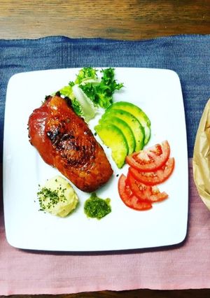 Hình của món Thịt vịt xông khói áp chảo.