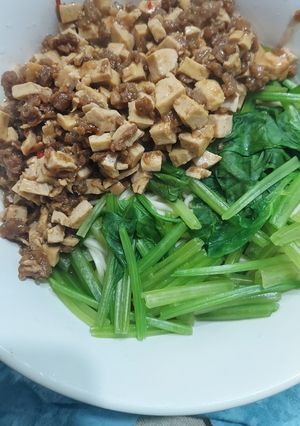 炸醬麵（素食） 的食譜成品照片