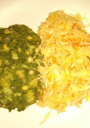 A picture of Mukimo served with cabbage.
