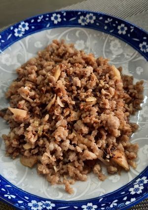 Hình của món Thịt băm rang riềng sả.