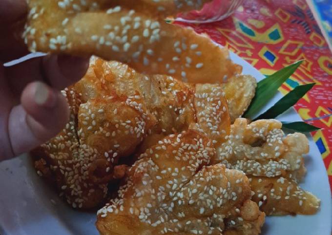 Resep Pisang Goreng Wijen Krispy Oleh Rara Panda 🐼 - Cookpad