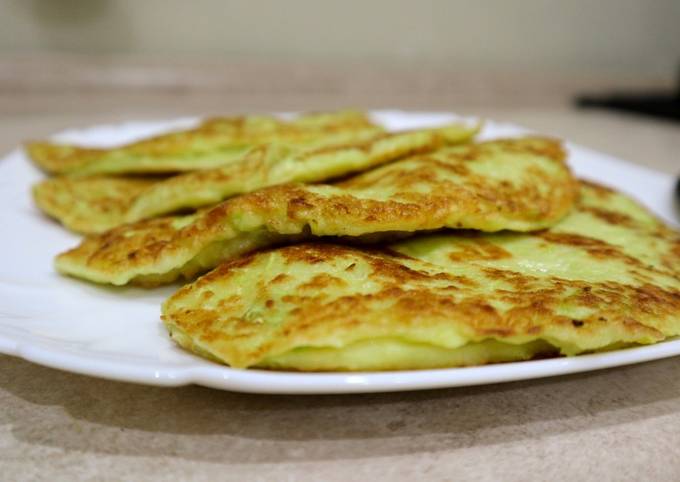 Домашние чебуреки с мясом на сковороде. Рецепт чебуреков на воде и водке