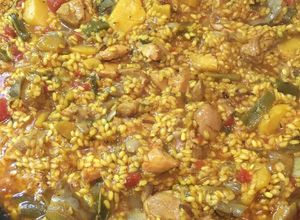 Una foto de Arroz de pollo y verduritas