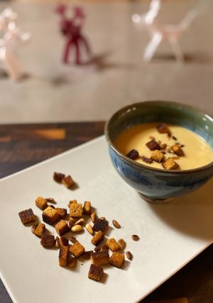 Une photo de Soupe carottes, orange et pain d’épices
