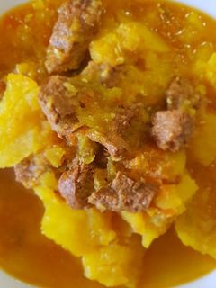 Una foto de Patatas con ternera