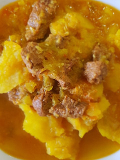 Una foto de Patatas con ternera