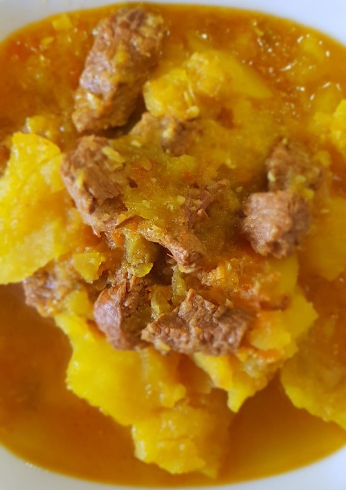 Una foto de Patatas con ternera