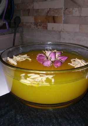 عکسی از دستور دسر نشاسته زعفرانی