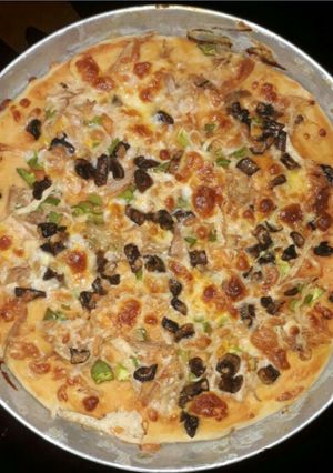 عکسی از دستور پیتزای مرغ و قارچ با فر و بدون فر در ماهیتابه🍕