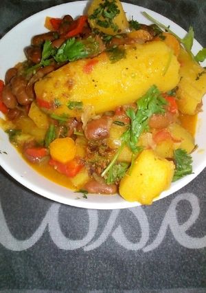 A picture of Lazy matoke aka one pot matoke.