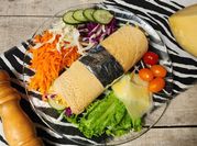 Una foto de wraps de pepino