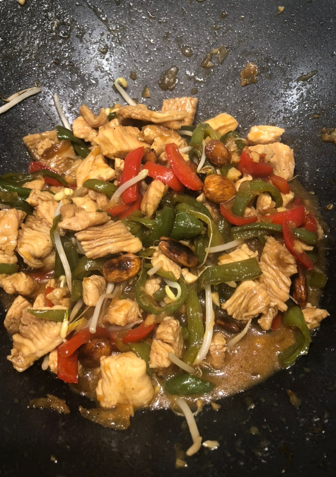 Una foto de Pad Thai Español Pollo