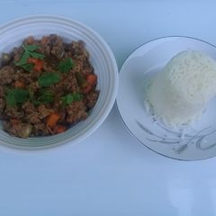 A picture of Mince meat with tomato.