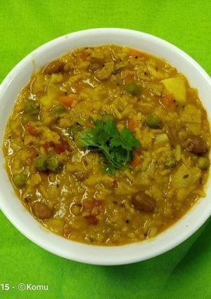 A picture of Swaminarayan Khichdi.