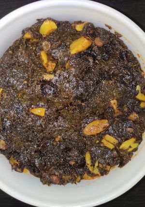 புளிச்ச கீரை சட்னி (Plichakeerai chutney recipe in tamil) செய்முறை முக்கிய புகைப்படம்