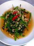 ผัดผักบุ้งไก่สับ