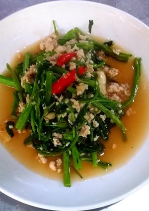 รูปของ ผัดผักบุ้งไก่สับ